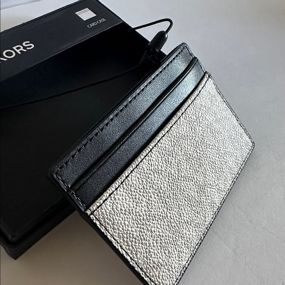 Michael Kors Black and White Card Holder - Picture 5 of 7